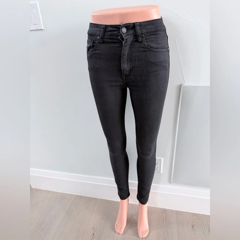 New Guess Y2K Classic Black Skinny Jeans size 24